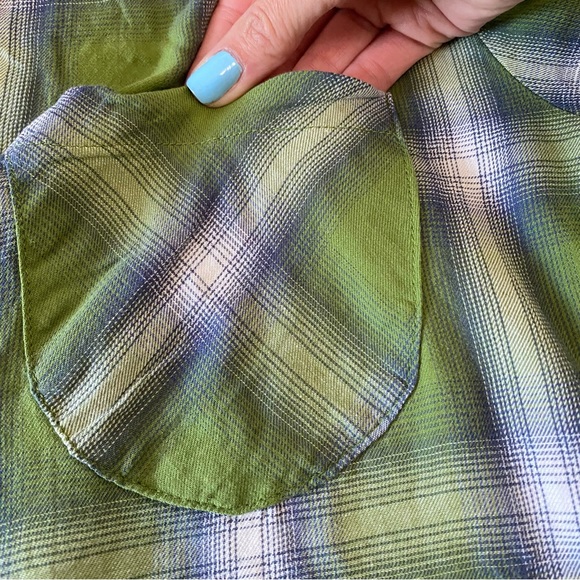 Oversized flannel / plaid top - Picture 3 of 4
